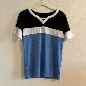 Size small t shirt. Never worn